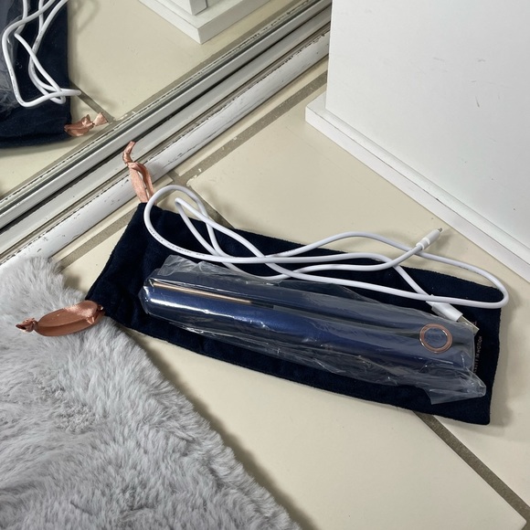 CONAIR Unbound petite beauty in motion cordless  3/4 inch ceramic flat iron - Picture 5 of 10